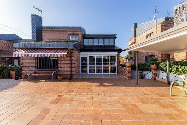 Foto 2 de Chalet en venta en Sevilla la Nueva de 5 habitaciones con terraza y jardín