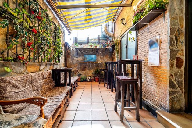 Foto 1 de Casa adossada en venda a Sevilla la Nueva de 3 habitacions amb terrassa i jardí