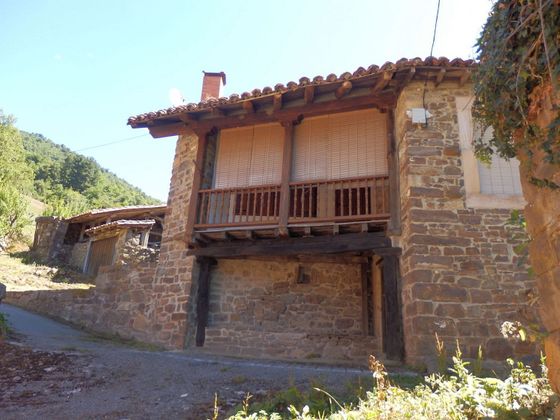Foto 2 de Casa en venda a Cabezón de Liébana de 5 habitacions amb jardí i balcó