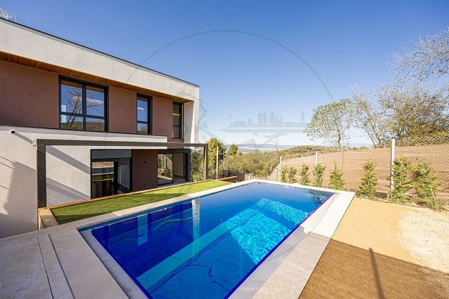 Foto 1 de Casa en venda a avenida Pere Planas de 3 habitacions amb terrassa i piscina