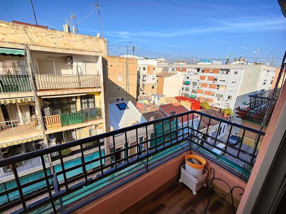 Foto 1 de Venta de piso en Natzaret de 2 habitaciones con terraza y balcón