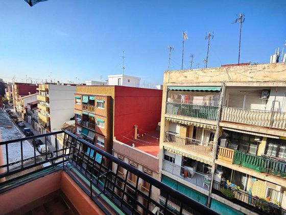 Foto 2 de Venta de piso en Natzaret de 2 habitaciones con terraza y balcón