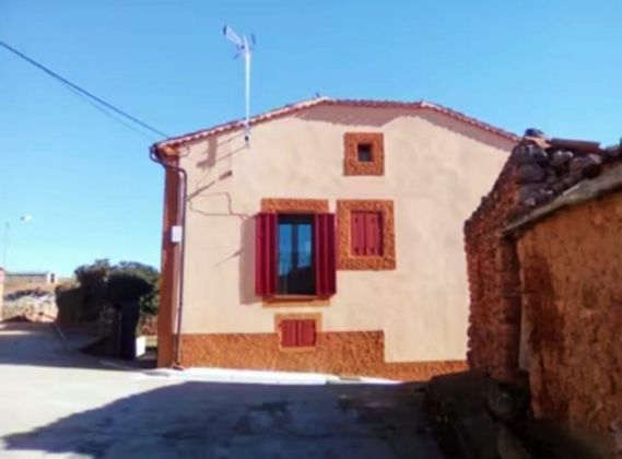Foto 1 de Casa rural en venda a Montejo de Tiermes de 2 habitacions amb piscina i balcó