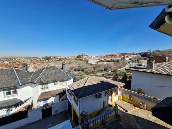 Foto 2 de Casa en venda a Campo Real de 3 habitacions amb terrassa i garatge