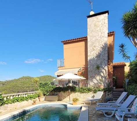 Foto 1 de Venta de chalet en Mas Mestre de 3 habitaciones con terraza y piscina