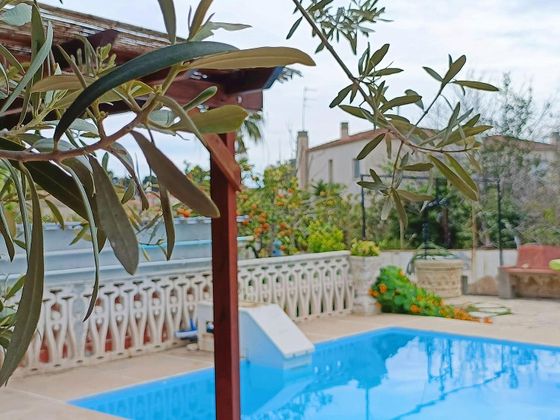 Foto 1 de Chalet en venta en Les Brises de Calafell - Segur de Dalt de 3 habitaciones con terraza y piscina