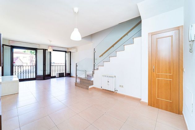 Foto 1 de Dúplex en venda a Serranillos del Valle de 3 habitacions amb balcó i aire acondicionat