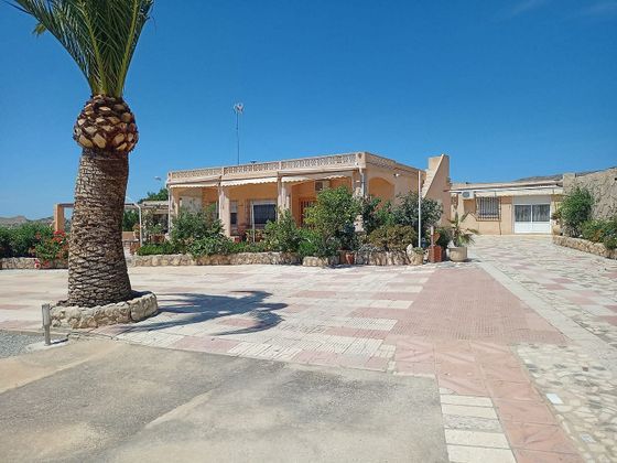 Foto 2 de Chalet en venta en Moralet - Cañada del Fenollar de 4 habitaciones con terraza y piscina