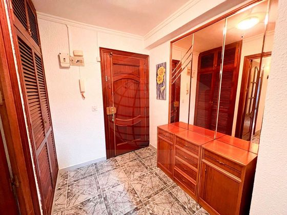 Foto 2 de Pis en venda a Carlos Haya de 4 habitacions amb terrassa i ascensor
