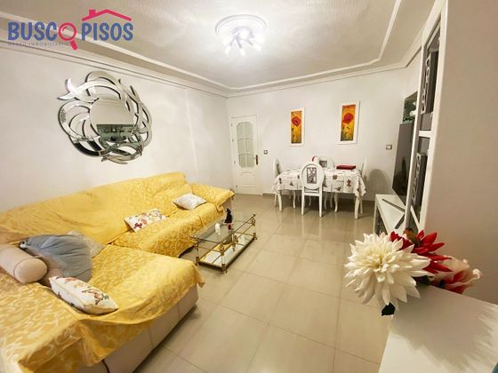 Foto 2 de Pis en venda a Huerta de la Reina - Trassierra de 4 habitacions amb terrassa i aire acondicionat