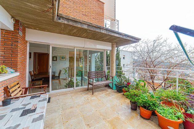Foto 1 de Dúplex en venta en Vallcarca i els Penitents de 4 habitaciones con terraza y jardín