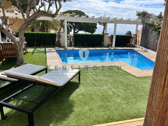 Foto 1 de Alquiler de casa en Premià de Dalt de 4 habitaciones con piscina y jardín
