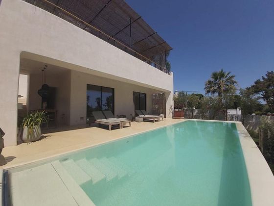 Foto 1 de Venta de chalet en Cabo Pino - Reserva de Marbella de 4 habitaciones con terraza y piscina