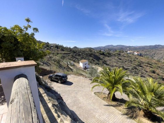 Foto 2 de Casa rural en venta en Almogía de 3 habitaciones con terraza y jardín