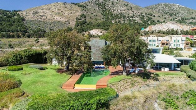 Foto 2 de Chalet en venta en El Higuerón de 4 habitaciones con terraza y piscina