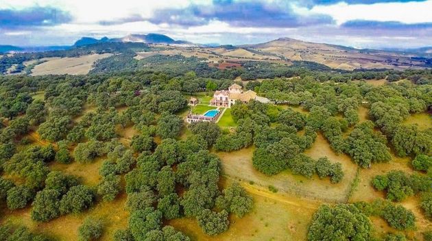 Foto 1 de Casa rural en venda a Ronda de 7 habitacions amb terrassa i piscina