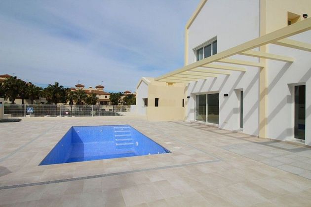 Foto 2 de Venta de chalet en Coín de 2 habitaciones con terraza y piscina