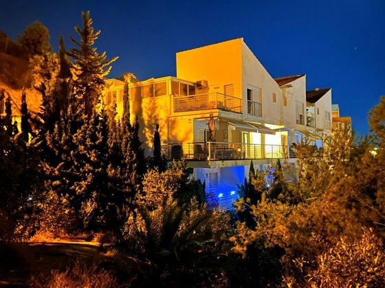 Foto 1 de Casa adossada en venda a El Mayorazgo - El Limonar de 5 habitacions amb terrassa i piscina