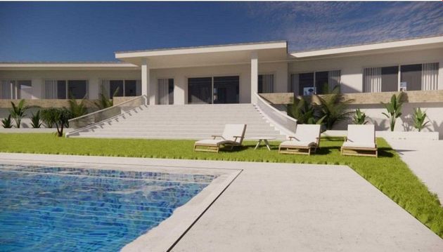 Foto 1 de Xalet en venda a El Higueral - La Merced de 4 habitacions amb piscina i garatge