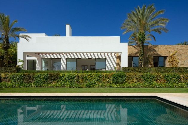 Foto 1 de Xalet en venda a Casares de 6 habitacions amb terrassa i piscina