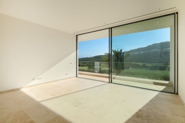 Foto 2 de Xalet en venda a Casares de 5 habitacions amb terrassa i piscina