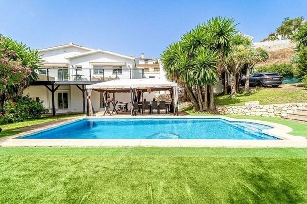 Foto 1 de Chalet en venta en Torreblanca del Sol de 4 habitaciones con terraza y piscina
