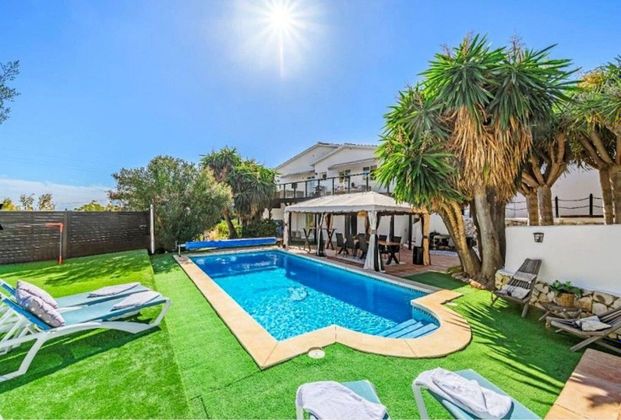 Foto 2 de Chalet en venta en Torreblanca del Sol de 4 habitaciones con terraza y piscina