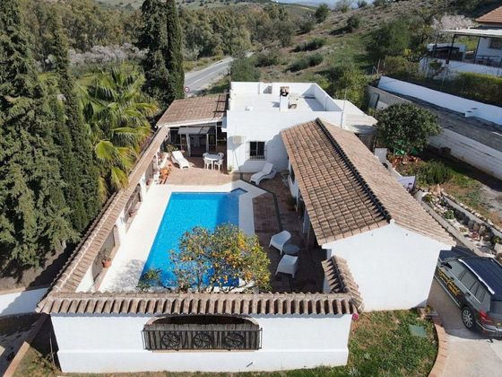 Foto 2 de Casa en venda a Guaro de 2 habitacions amb terrassa i piscina