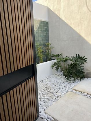 Foto 2 de Chalet en venta en Nueva Andalucía centro de 4 habitaciones con terraza y piscina