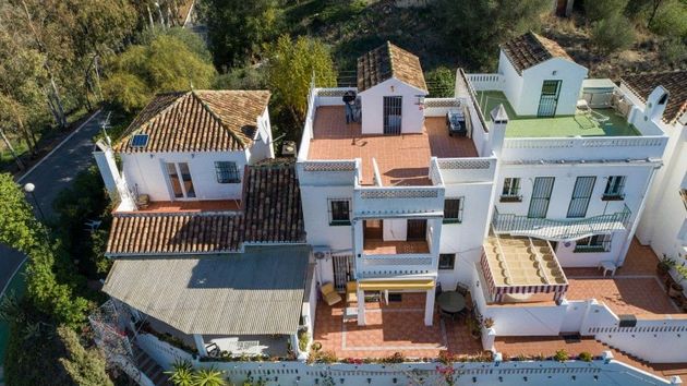 Foto 1 de Casa adossada en venda a Campo de Mijas de 4 habitacions amb terrassa i piscina