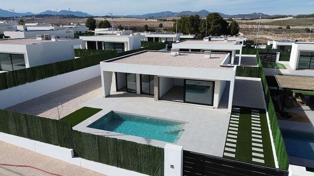 Foto 1 de Venta de chalet en calle Ordóñez de 2 habitaciones con terraza y piscina