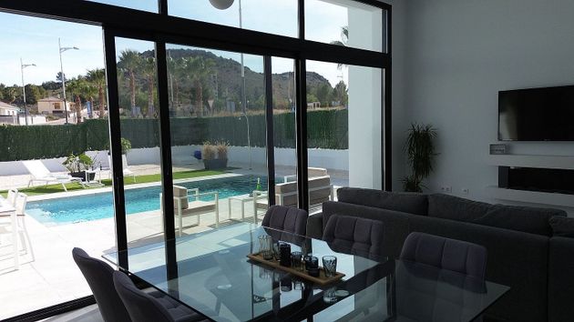 Foto 2 de Xalet en venda a calle Ordóñez de 3 habitacions amb terrassa i piscina