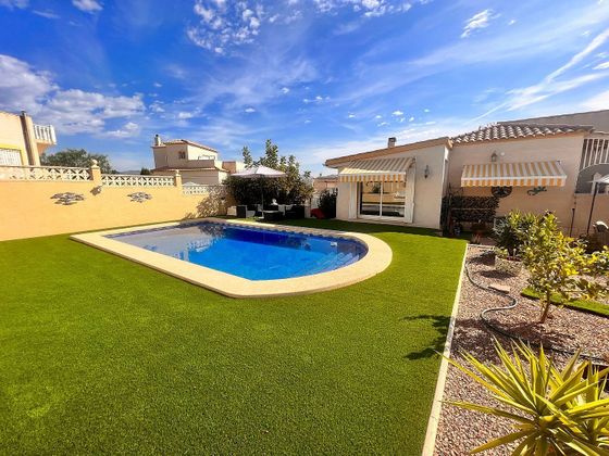 Foto 2 de Xalet en venda a Castalla de 3 habitacions amb terrassa i piscina