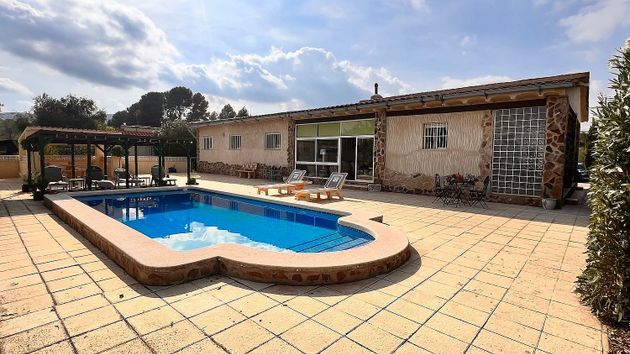 Foto 1 de Xalet en venda a Castalla de 5 habitacions amb terrassa i piscina