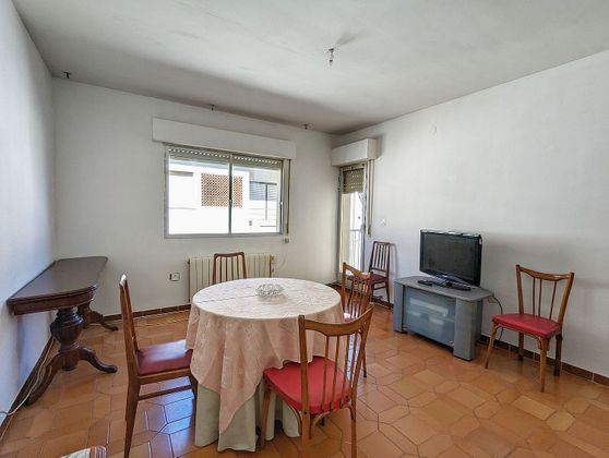 Foto 1 de Venta de piso en calle Rosalia de Castro de 4 habitaciones con terraza y piscina