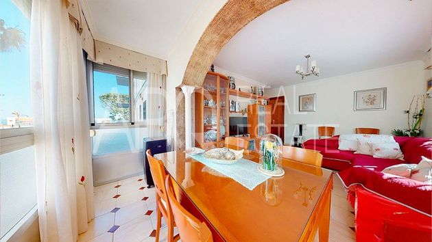 Foto 2 de Piso en venta en Paseo Marítimo de Levante de 2 habitaciones con terraza y piscina