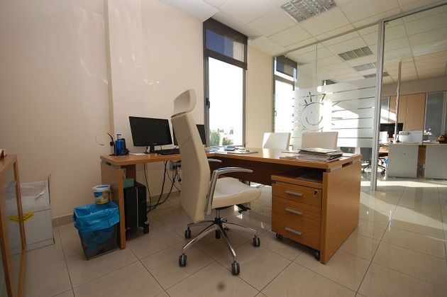 Foto 1 de Venta de oficina en calle Marqués de Pickman de 70 m²