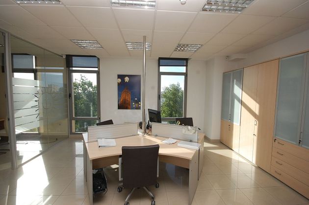Foto 2 de Venta de oficina en calle Marqués de Pickman de 70 m²