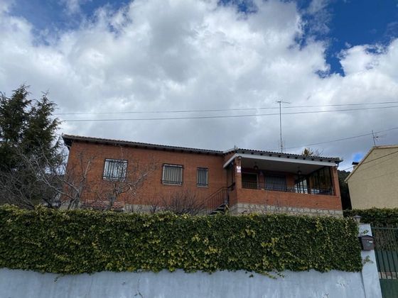 Foto 1 de Casa en venda a Barraco (El) de 4 habitacions amb terrassa i jardí