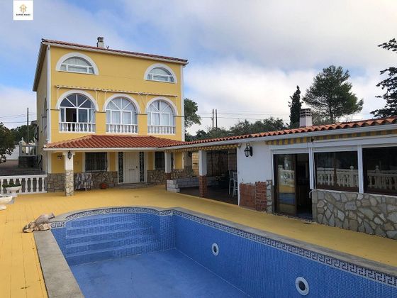 Foto 2 de Chalet en venta en Malpartida de Cáceres de 5 habitaciones con terraza y balcón