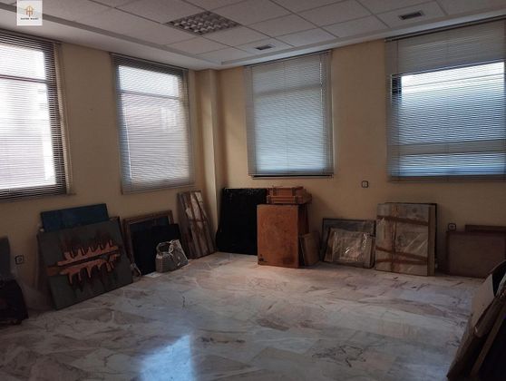 Foto 2 de Oficina en venta en Centro - Cáceres con garaje y aire acondicionado