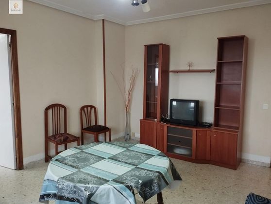 Foto 2 de Pis en venda a Malpartida de Cáceres de 4 habitacions amb terrassa i aire acondicionat