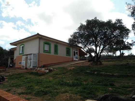 Foto 2 de Casa en venda a Ceres Golf de 4 habitacions amb terrassa i jardí