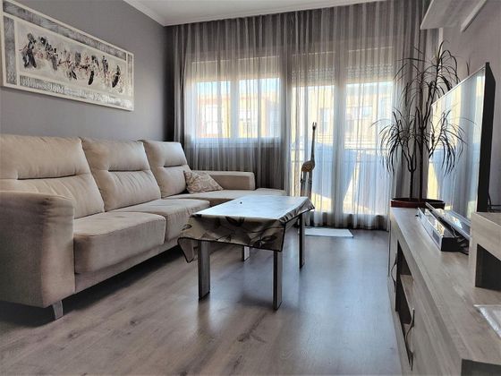 Foto 1 de Pis en venda a Llagosta, La de 3 habitacions amb balcó i aire acondicionat