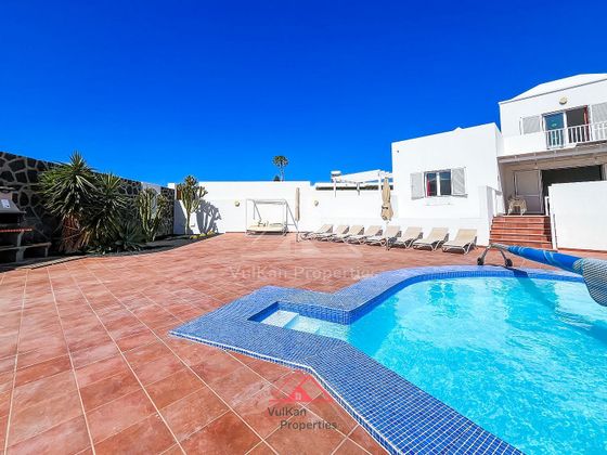 Foto 1 de Casa en venda a Playa Blanca de 4 habitacions amb terrassa i piscina