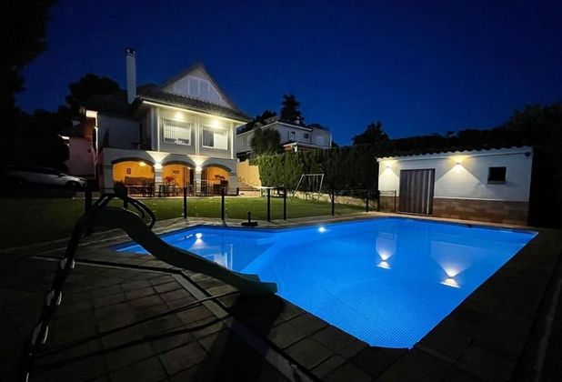 Foto 1 de Chalet en venta en Simon Verde de 6 habitaciones con terraza y piscina
