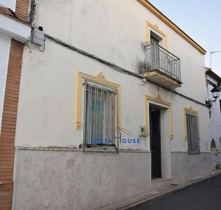 Foto 1 de Casa en venda a Gibraleón de 3 habitacions amb terrassa i jardí