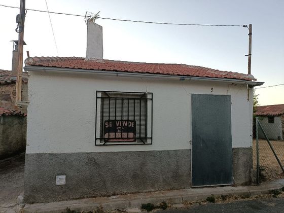 Foto 2 de Venta de casa rural en Narrillos del Álamo de 3 habitaciones y 183 m²