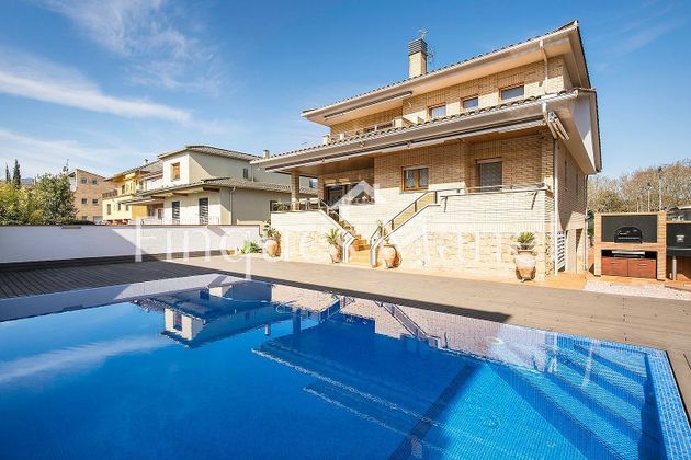 Foto 2 de Xalet en venda a calle Sardana de 4 habitacions amb terrassa i piscina