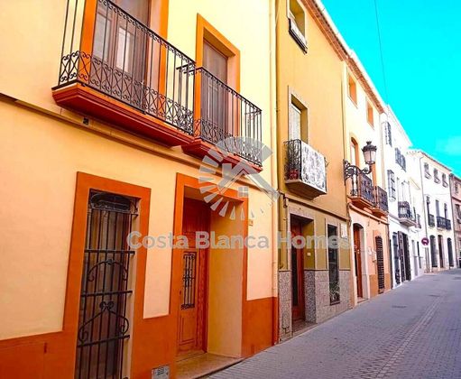 Foto 1 de Casa en venda a calle De Dalt de 3 habitacions amb terrassa i balcó